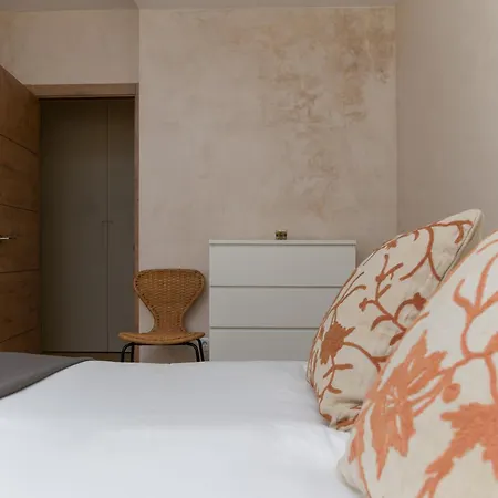 Harbor Luxury - By Rent